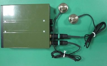 Dispositivo d'ascolto della parete stereo dello stetoscopio con due sensori attraverso le strutture solide