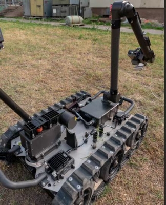 Il militare del robot di Eod di smaltimento di esplosivi militari comprende l'ente ed il sistema di controllo mobili
