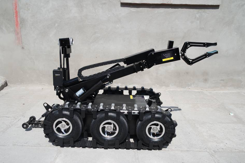 Dispositivo mobile del robot di Eod della lega di alluminio del grado degli aerei con le armi ed il sistema di controllo allungati